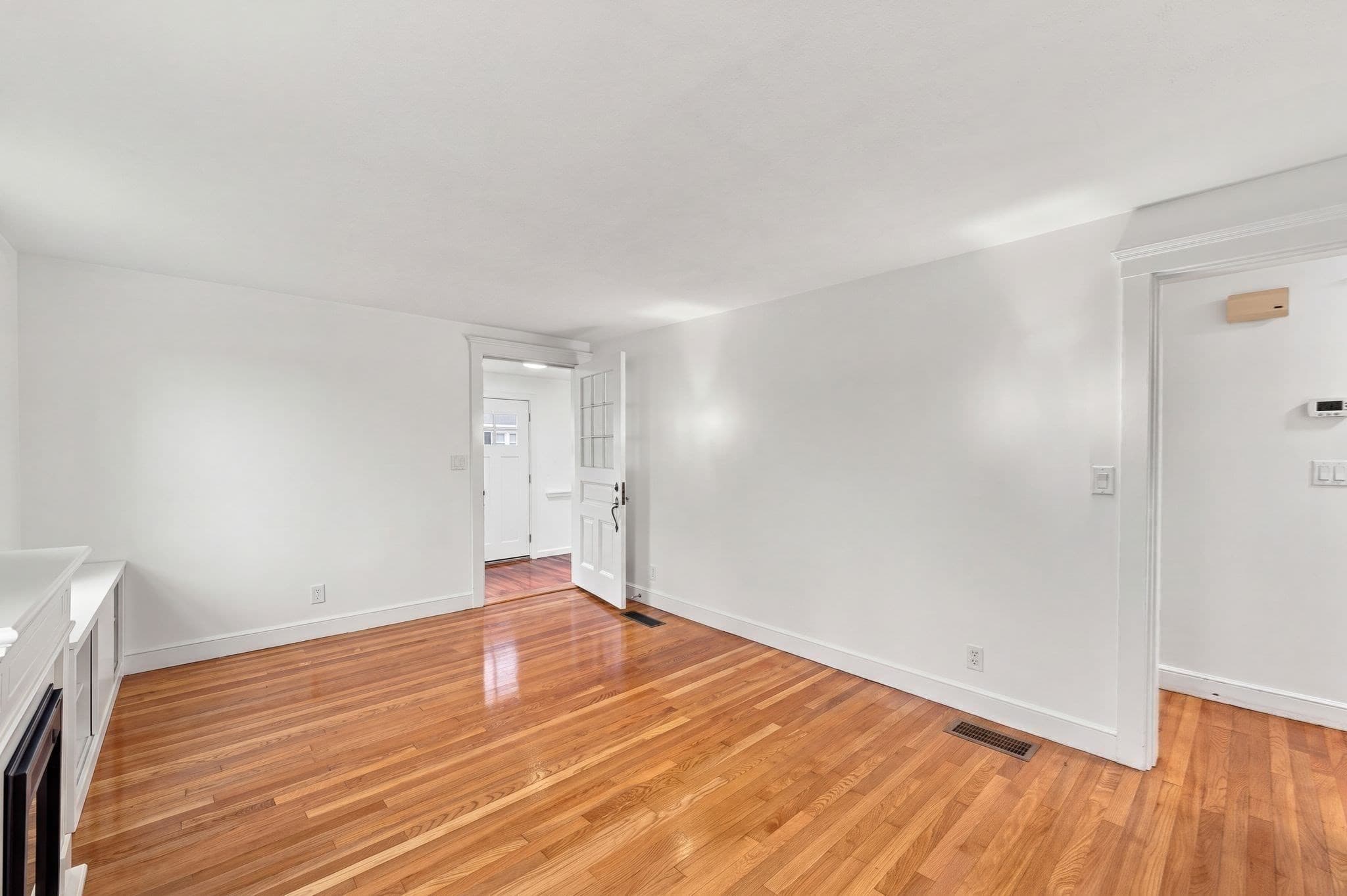 Single Family Residence at 6 Norfolk Ave, Peabody MA 01960, photo 10 of 42