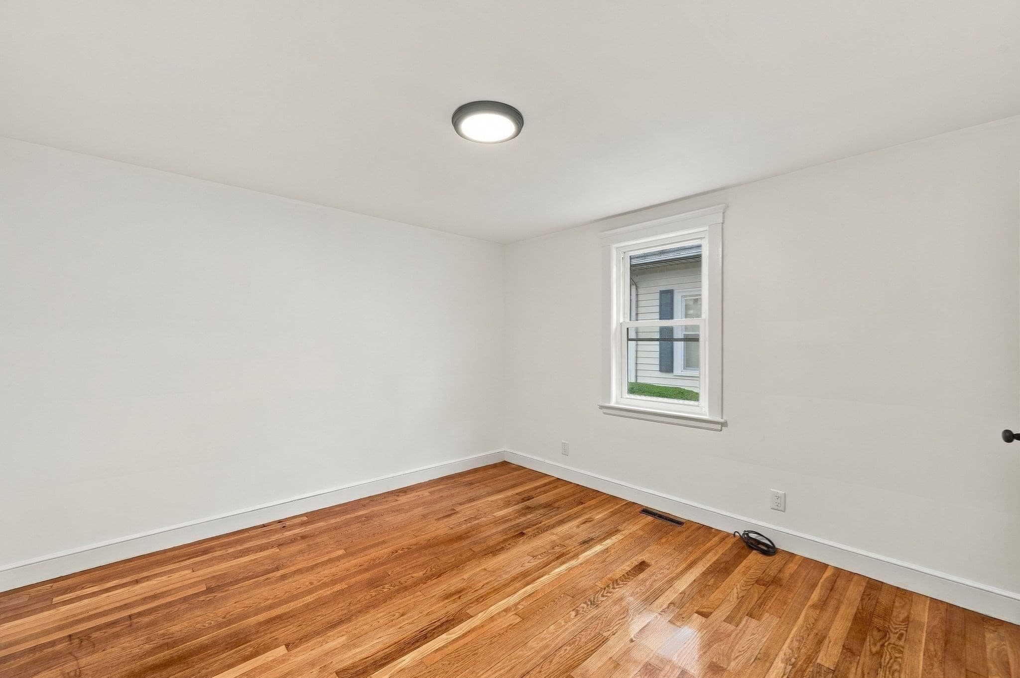 Single Family Residence at 6 Norfolk Ave, Peabody MA 01960, photo 21 of 42