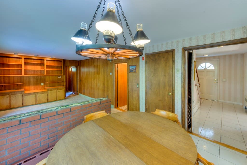 Single Family Residence at 20 Dubiel Dr, Worcester MA 01609, photo 13 of 41