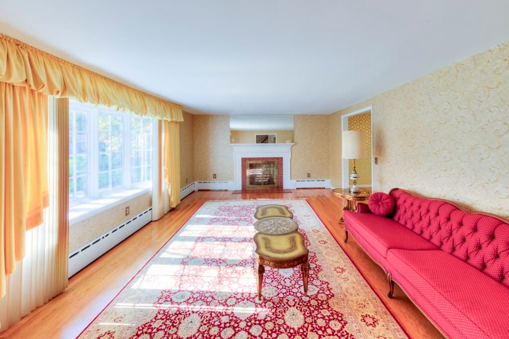Single Family Residence at 20 Dubiel Dr, Worcester MA 01609, photo 3 of 41