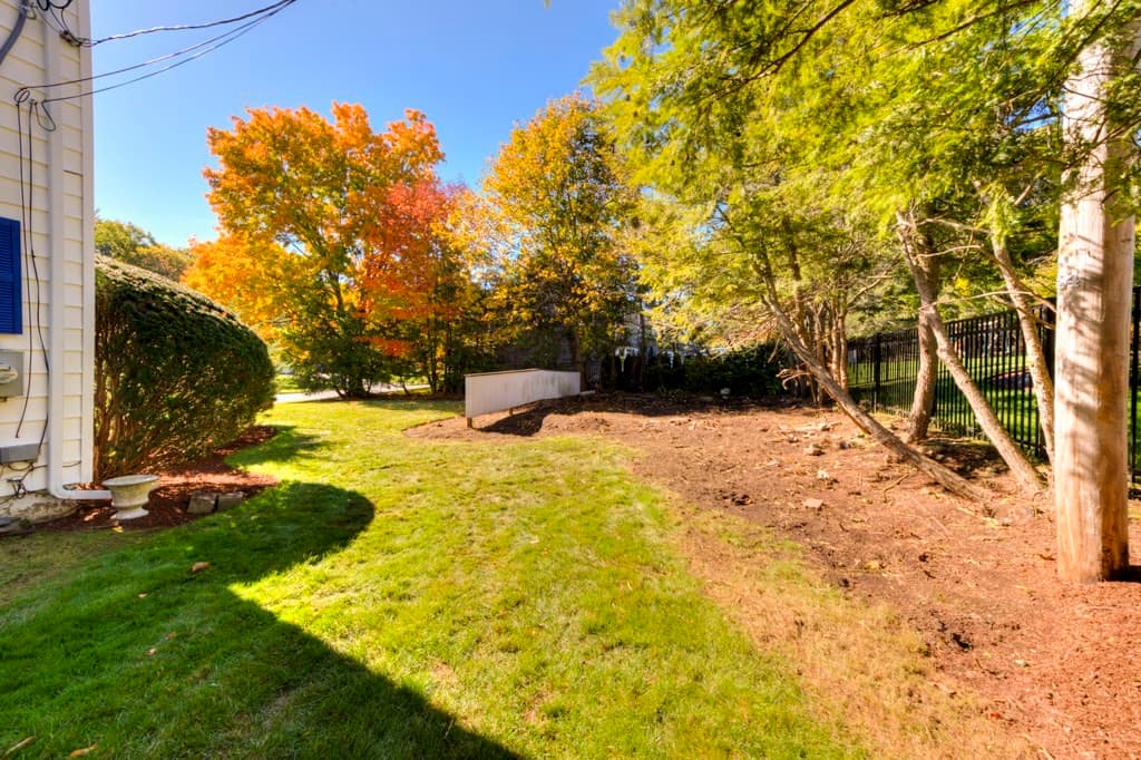 Single Family Residence at 20 Dubiel Dr, Worcester MA 01609, photo 38 of 41