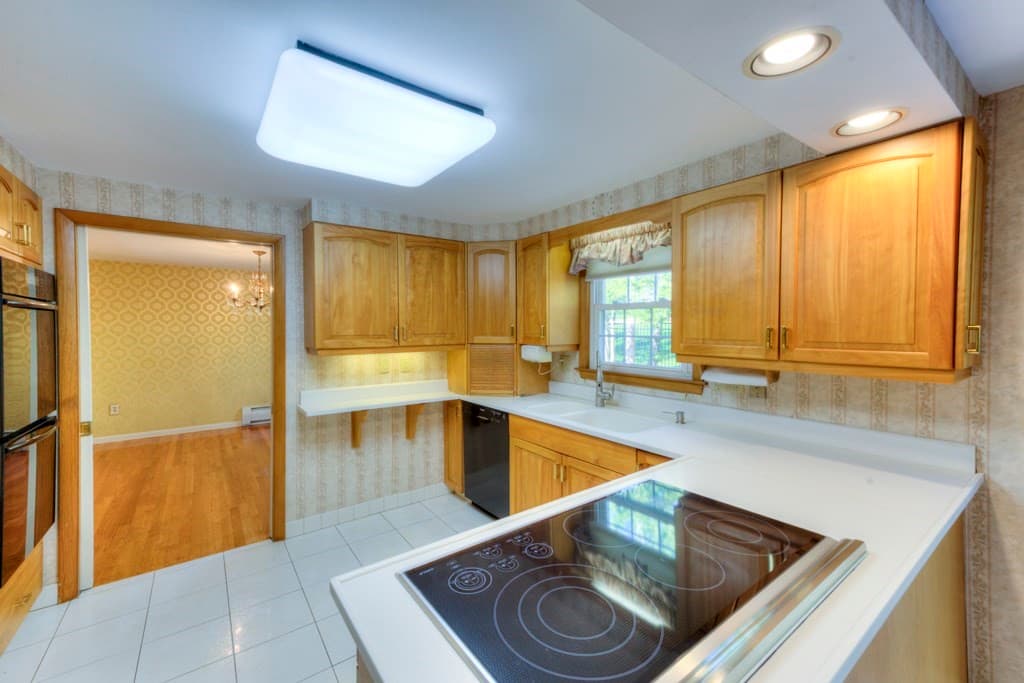 Single Family Residence at 20 Dubiel Dr, Worcester MA 01609, photo 10 of 41