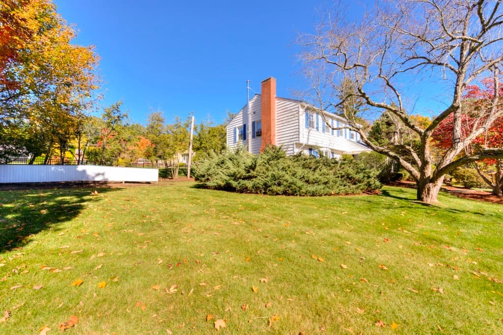 Single Family Residence at 20 Dubiel Dr, Worcester MA 01609, photo 39 of 41