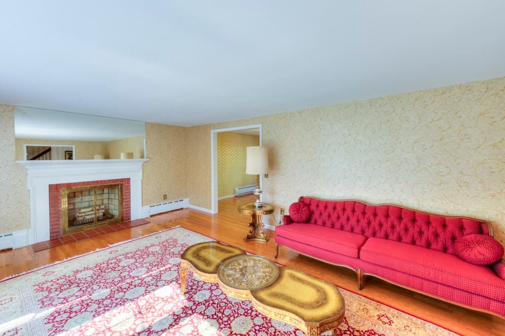 Single Family Residence at 20 Dubiel Dr, Worcester MA 01609, photo 4 of 41