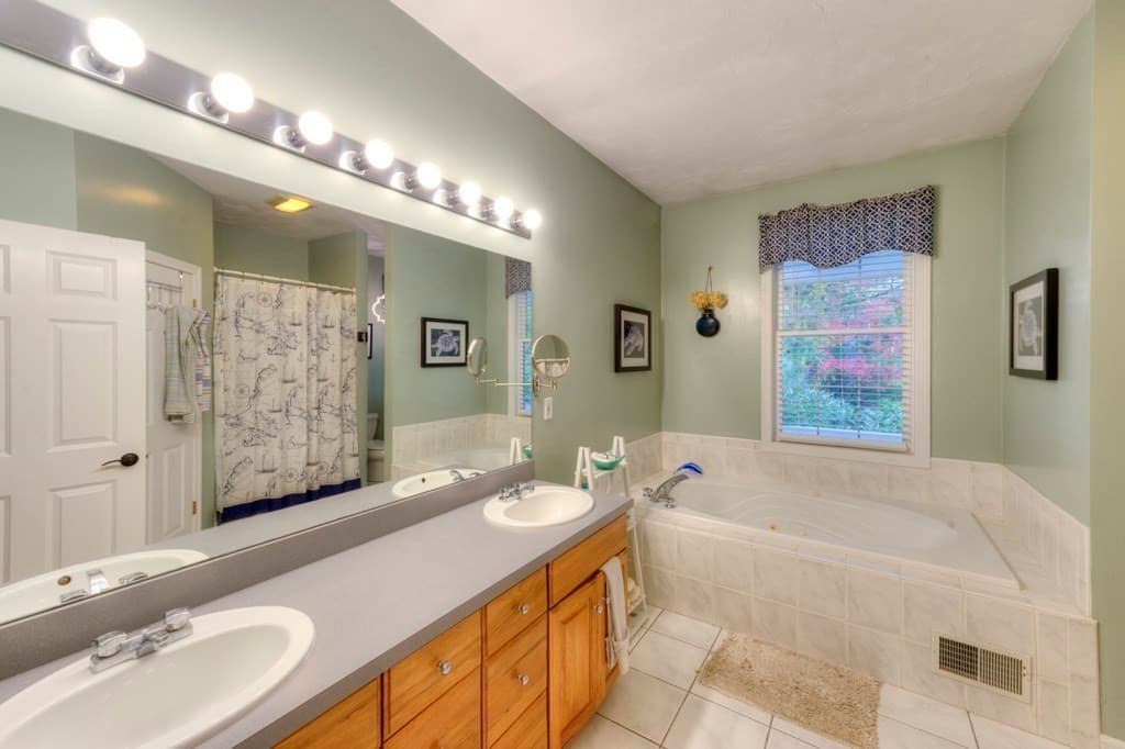 Single Family Residence at 5 Quirk Cir, Milford MA 01757, photo 23 of 42