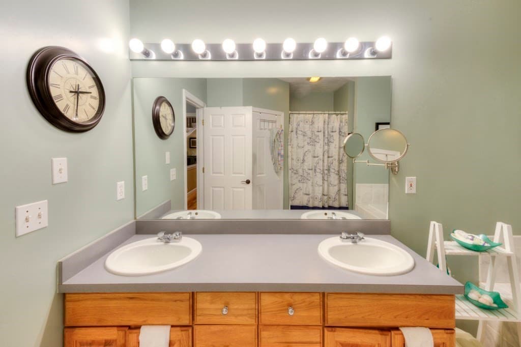 Single Family Residence at 5 Quirk Cir, Milford MA 01757, photo 26 of 42