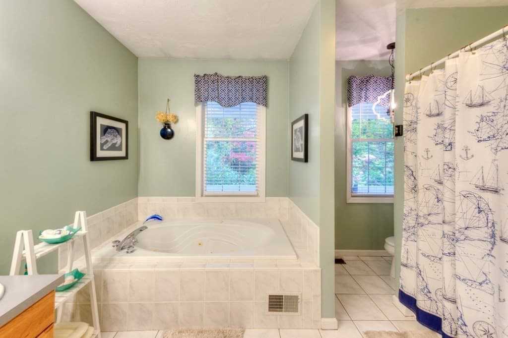 Single Family Residence at 5 Quirk Cir, Milford MA 01757, photo 24 of 42