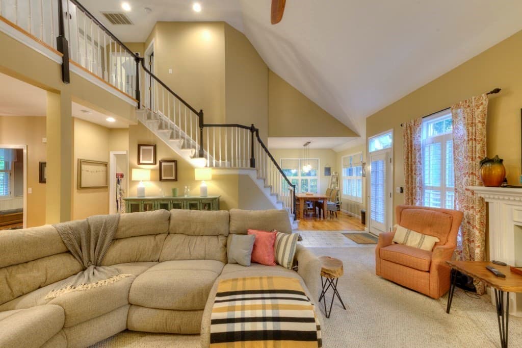 Single Family Residence at 5 Quirk Cir, Milford MA 01757, photo 10 of 42