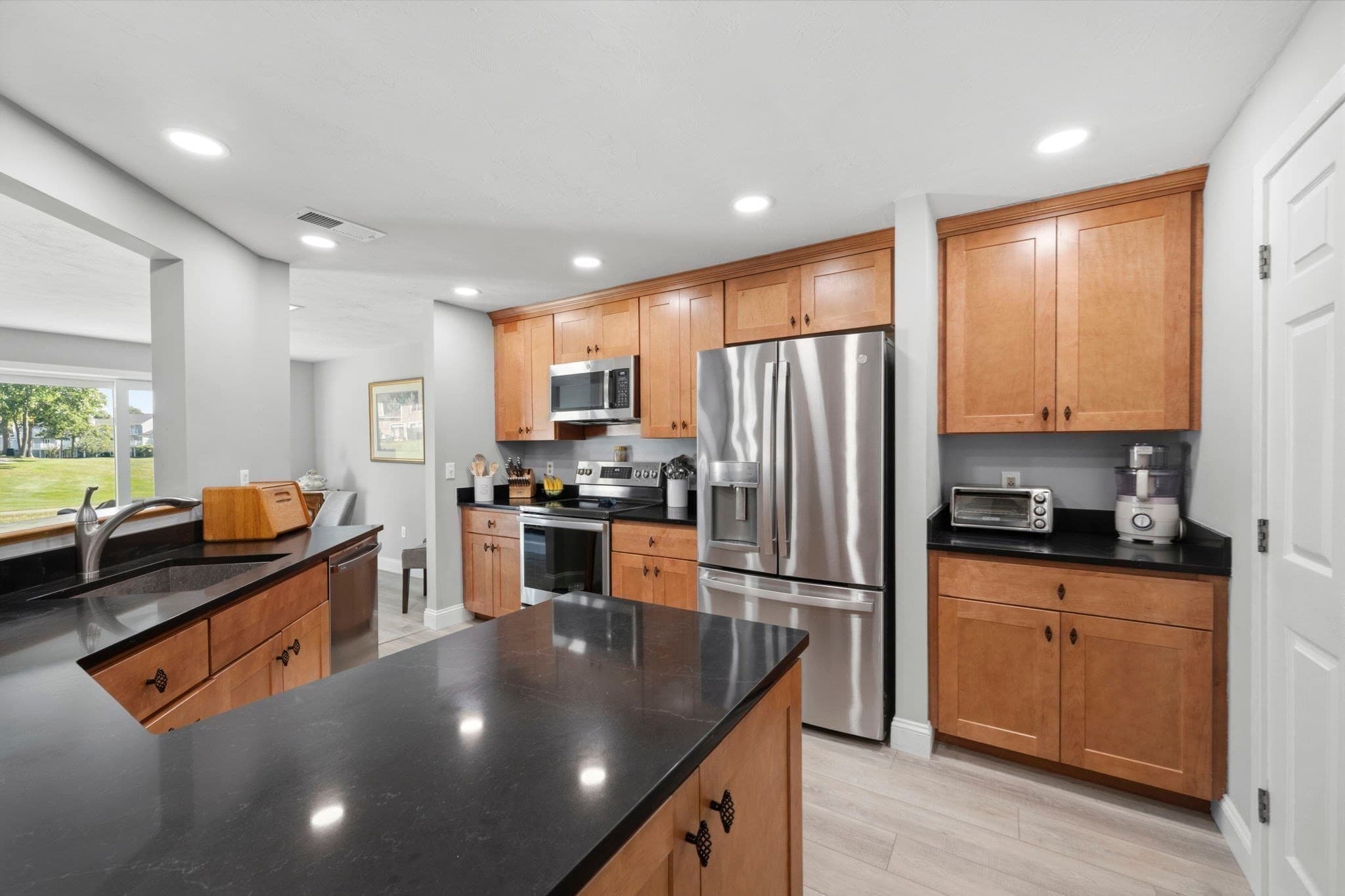 Condominium at 14 Southcliff Dr # 14, Plymouth MA 02360, photo 5 of 38