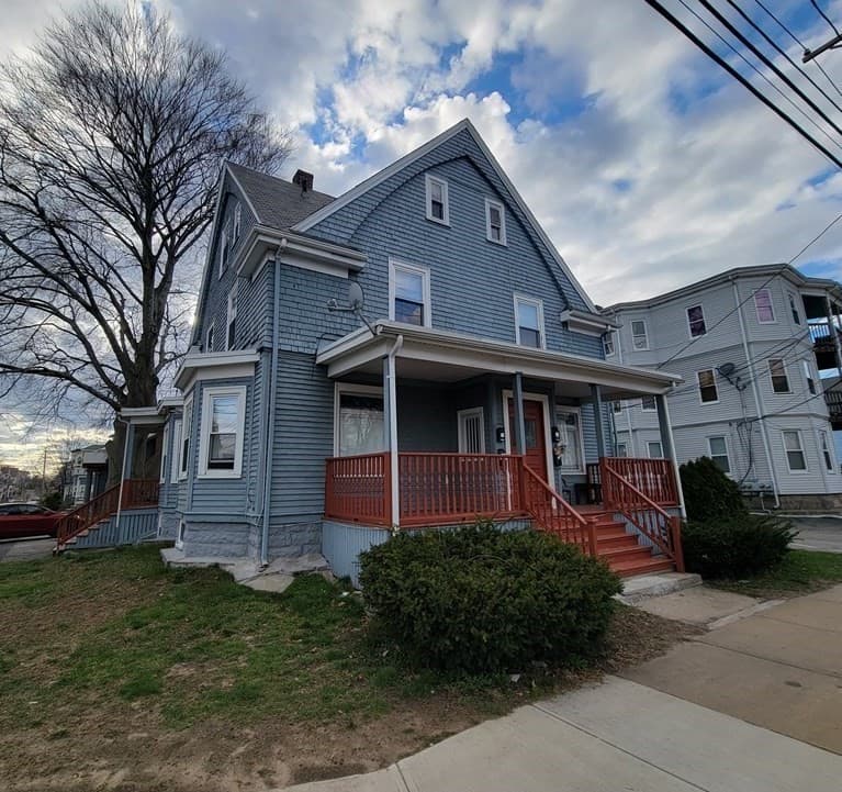 933 Warren Ave, Brockton MA 02301