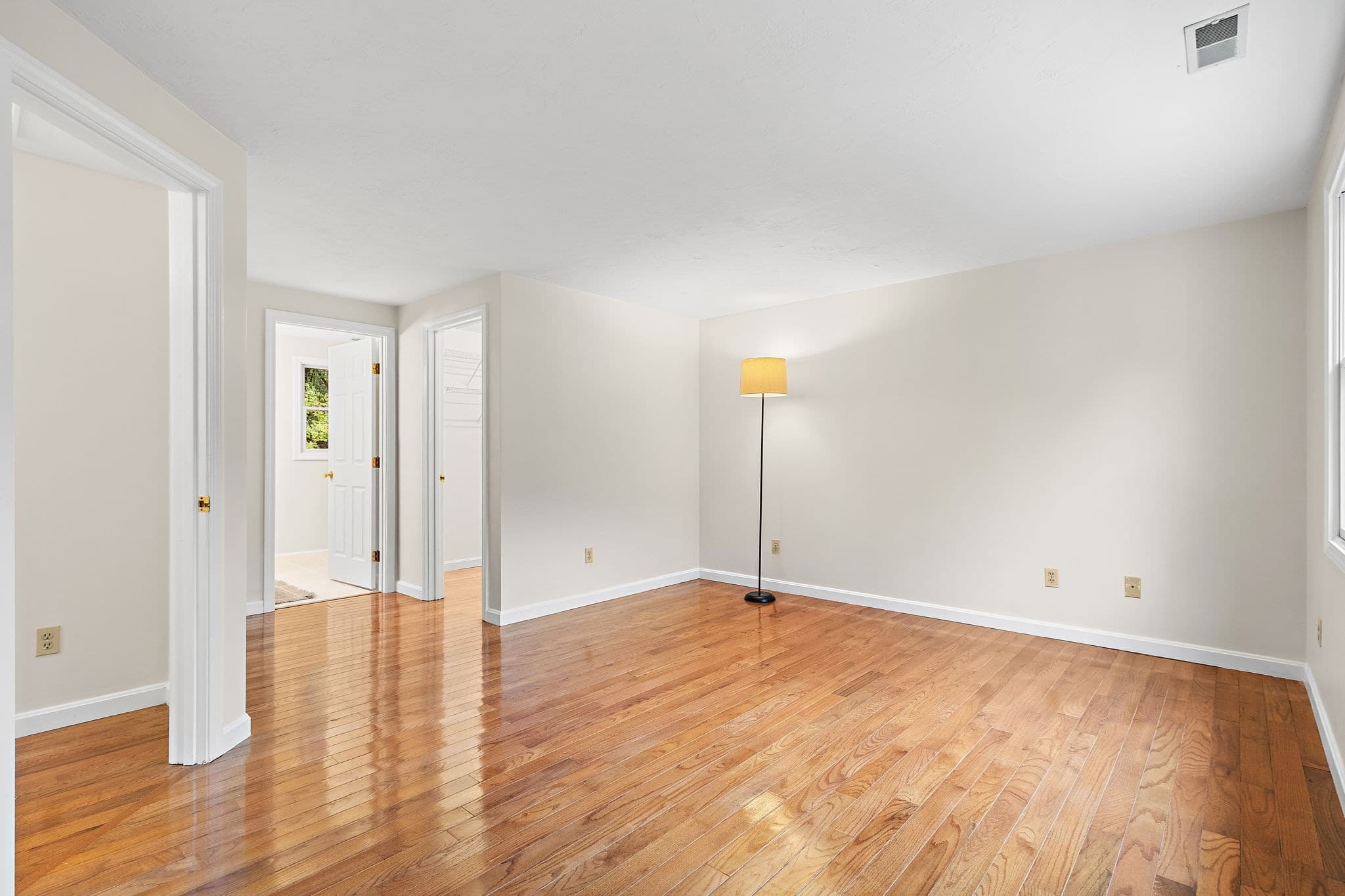 Single Family Residence at 15 Quail Hollow Dr, Shrewsbury MA 01545, photo 23 of 38