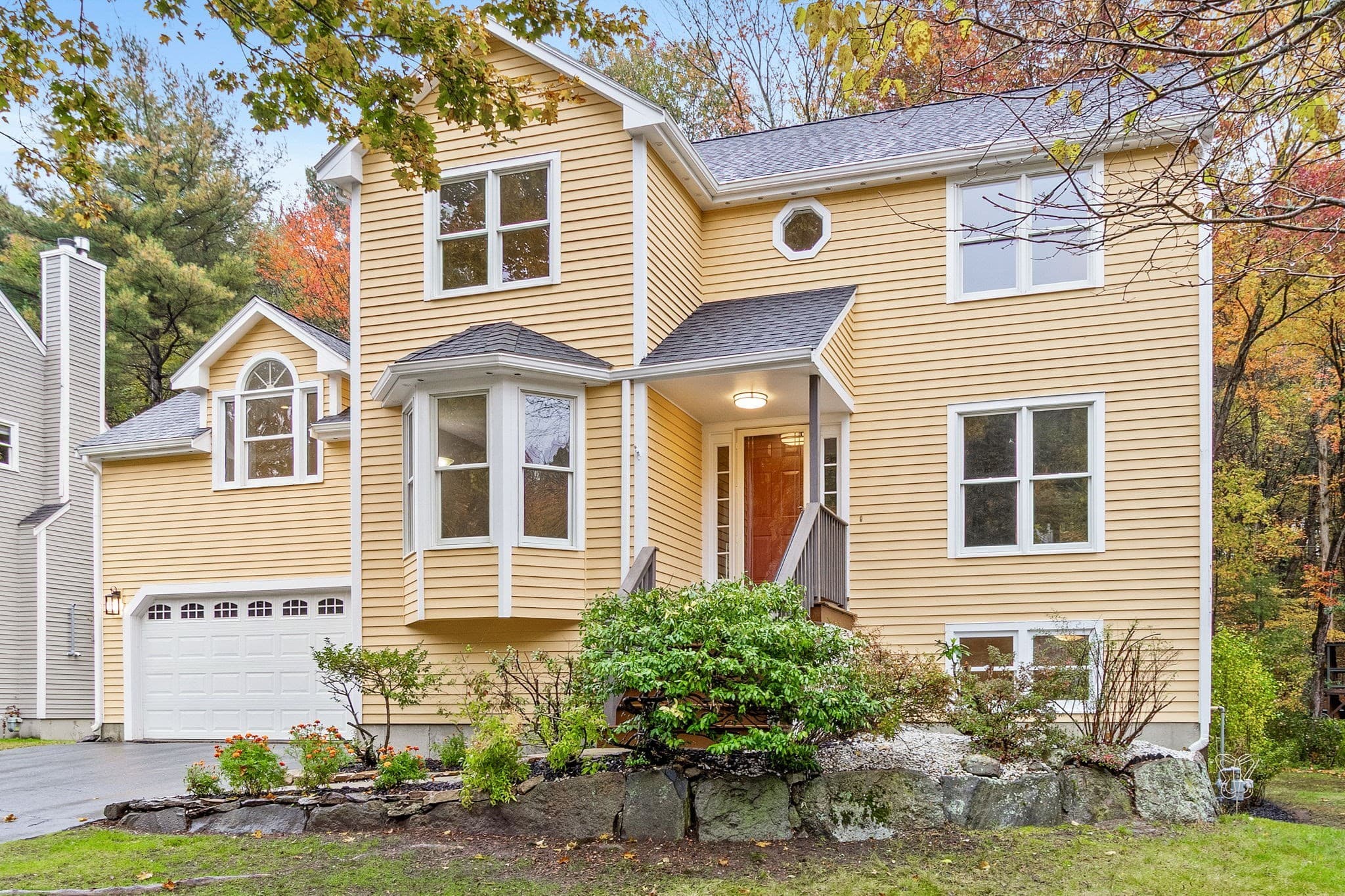 Single Family Residence at 15 Quail Hollow Dr, Shrewsbury MA 01545, photo 2 of 38