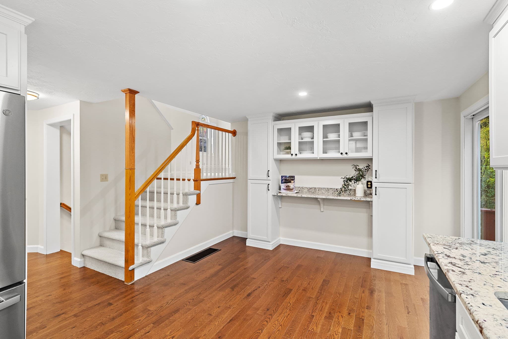 Single Family Residence at 15 Quail Hollow Dr, Shrewsbury MA 01545, photo 13 of 38