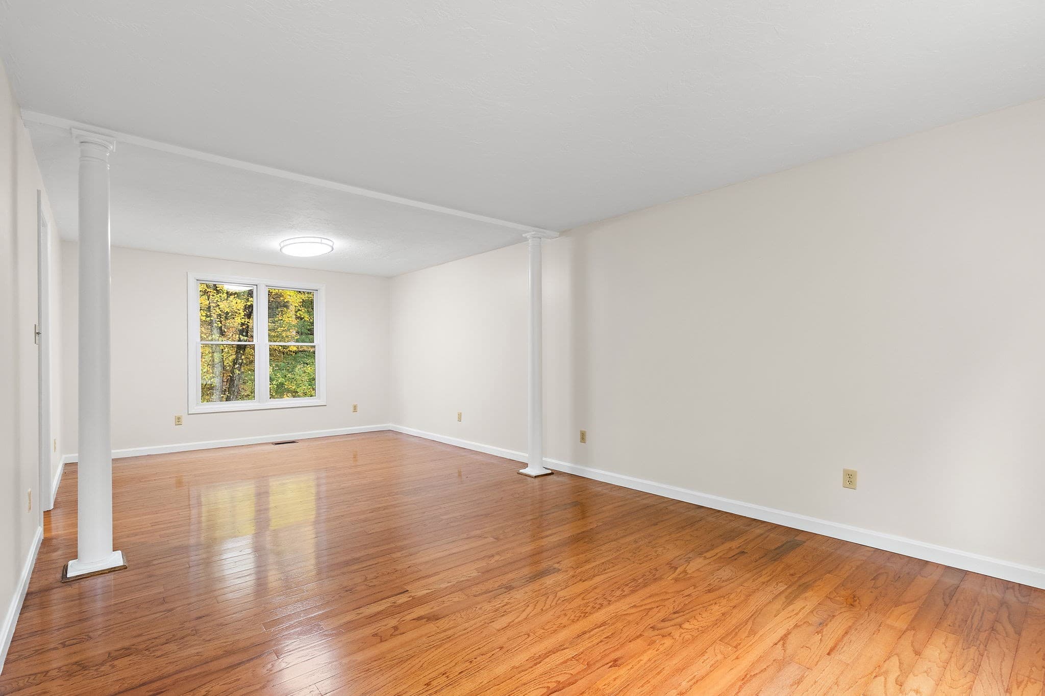 Single Family Residence at 15 Quail Hollow Dr, Shrewsbury MA 01545, photo 17 of 38