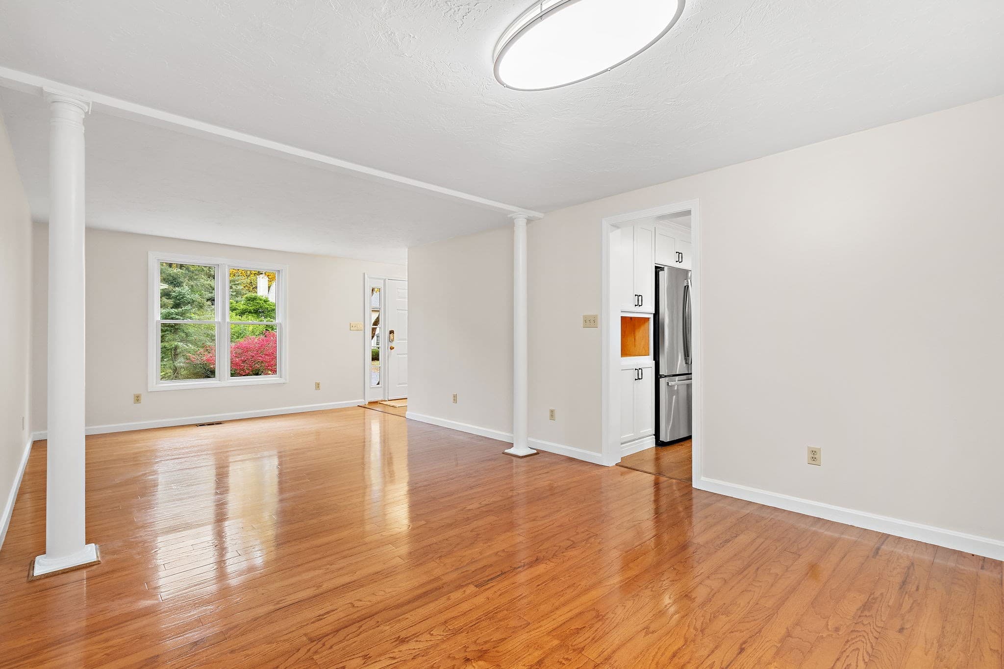 Single Family Residence at 15 Quail Hollow Dr, Shrewsbury MA 01545, photo 16 of 38