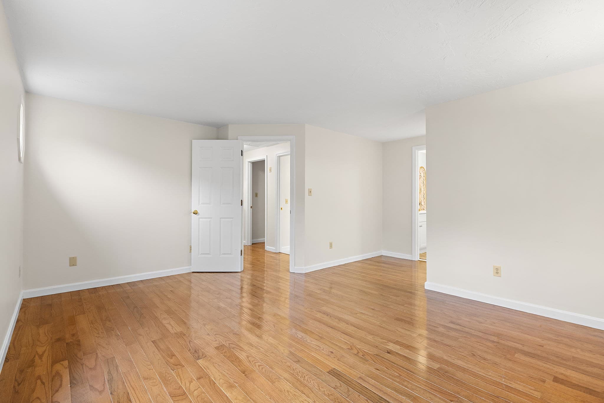 Single Family Residence at 15 Quail Hollow Dr, Shrewsbury MA 01545, photo 22 of 38