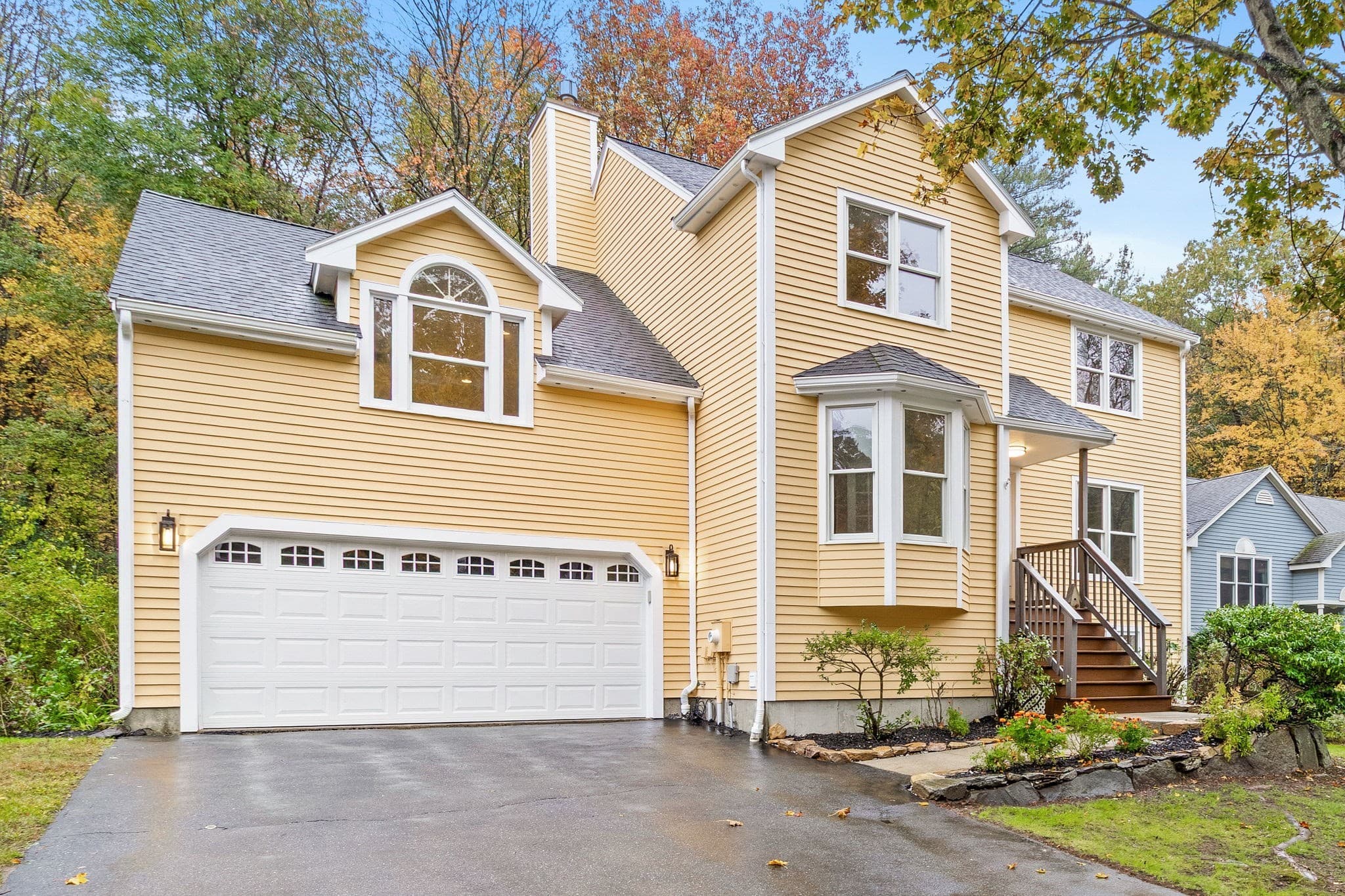 Single Family Residence at 15 Quail Hollow Dr, Shrewsbury MA 01545, photo 3 of 38