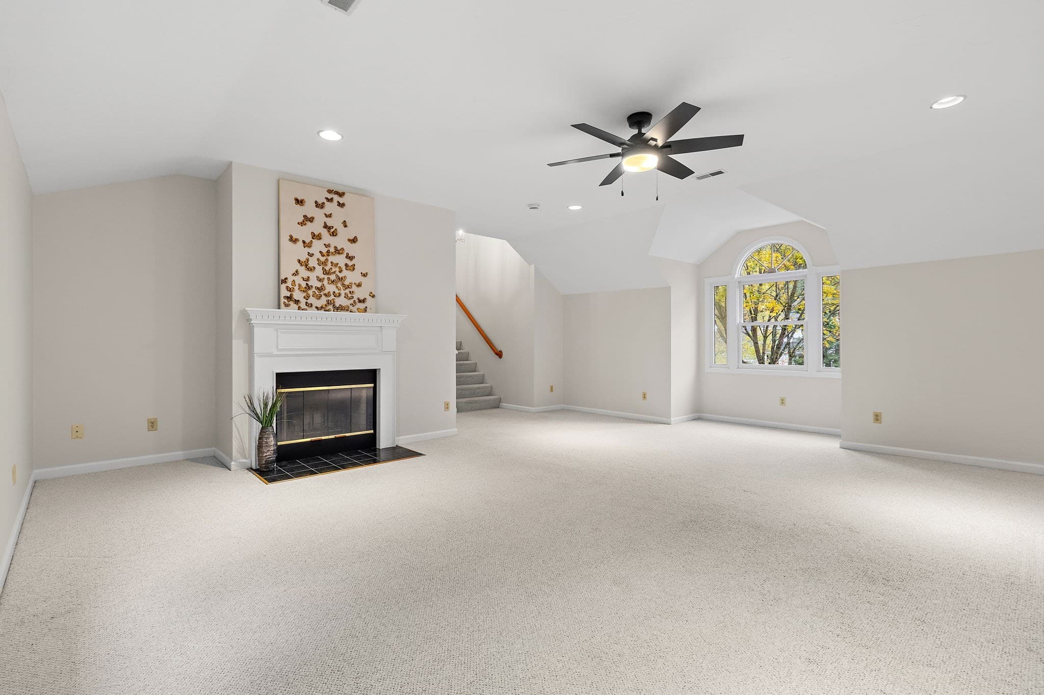 Single Family Residence at 15 Quail Hollow Dr, Shrewsbury MA 01545, photo 20 of 38