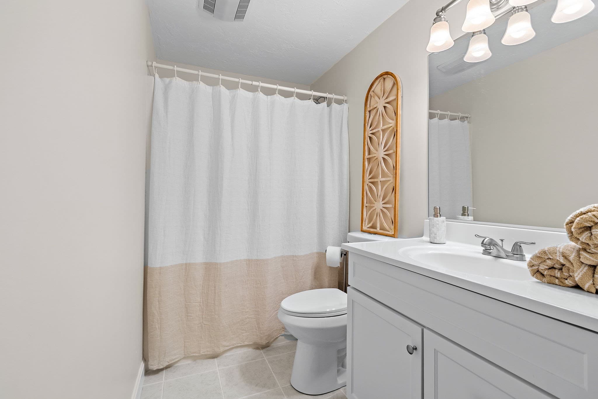 Single Family Residence at 15 Quail Hollow Dr, Shrewsbury MA 01545, photo 30 of 38