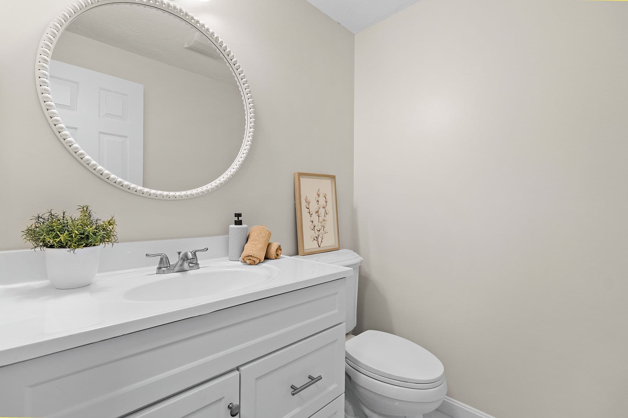 Single Family Residence at 15 Quail Hollow Dr, Shrewsbury MA 01545, photo 18 of 38