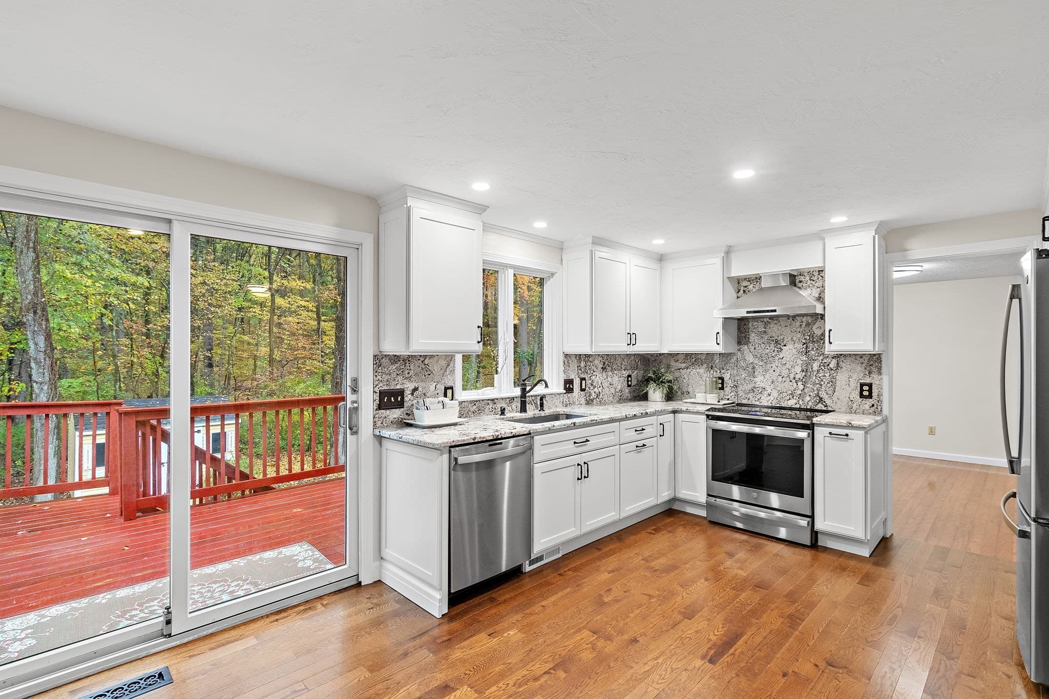 Single Family Residence at 15 Quail Hollow Dr, Shrewsbury MA 01545, photo 15 of 38