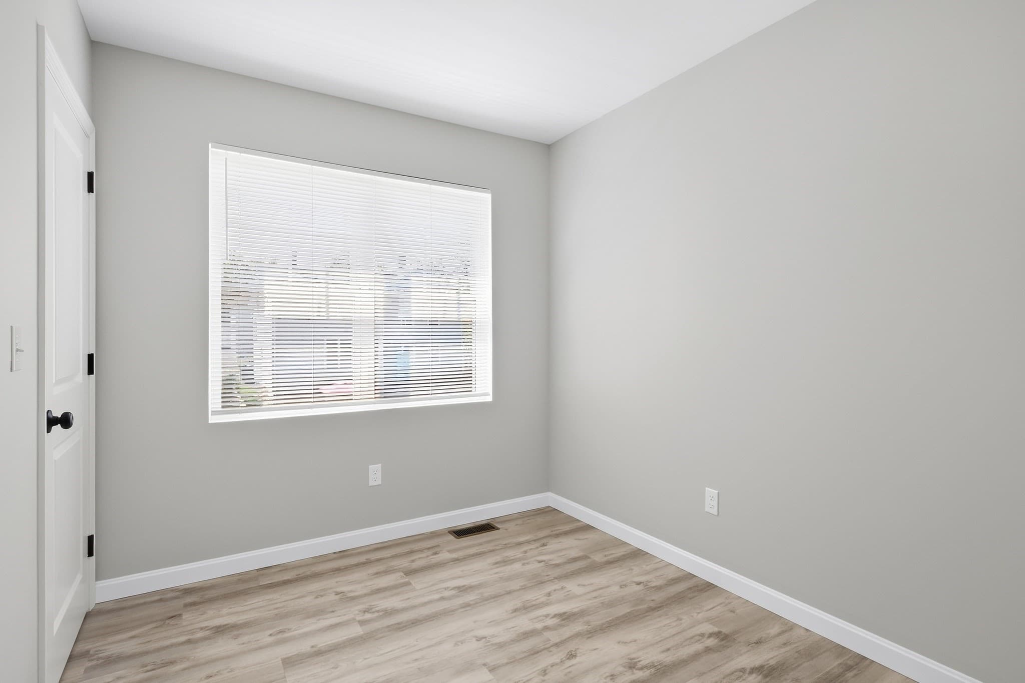 Attached (Townhouse/Rowhouse/Duplex) at 61 Parker St # 6, Springfield MA 01151, photo 7 of 17
