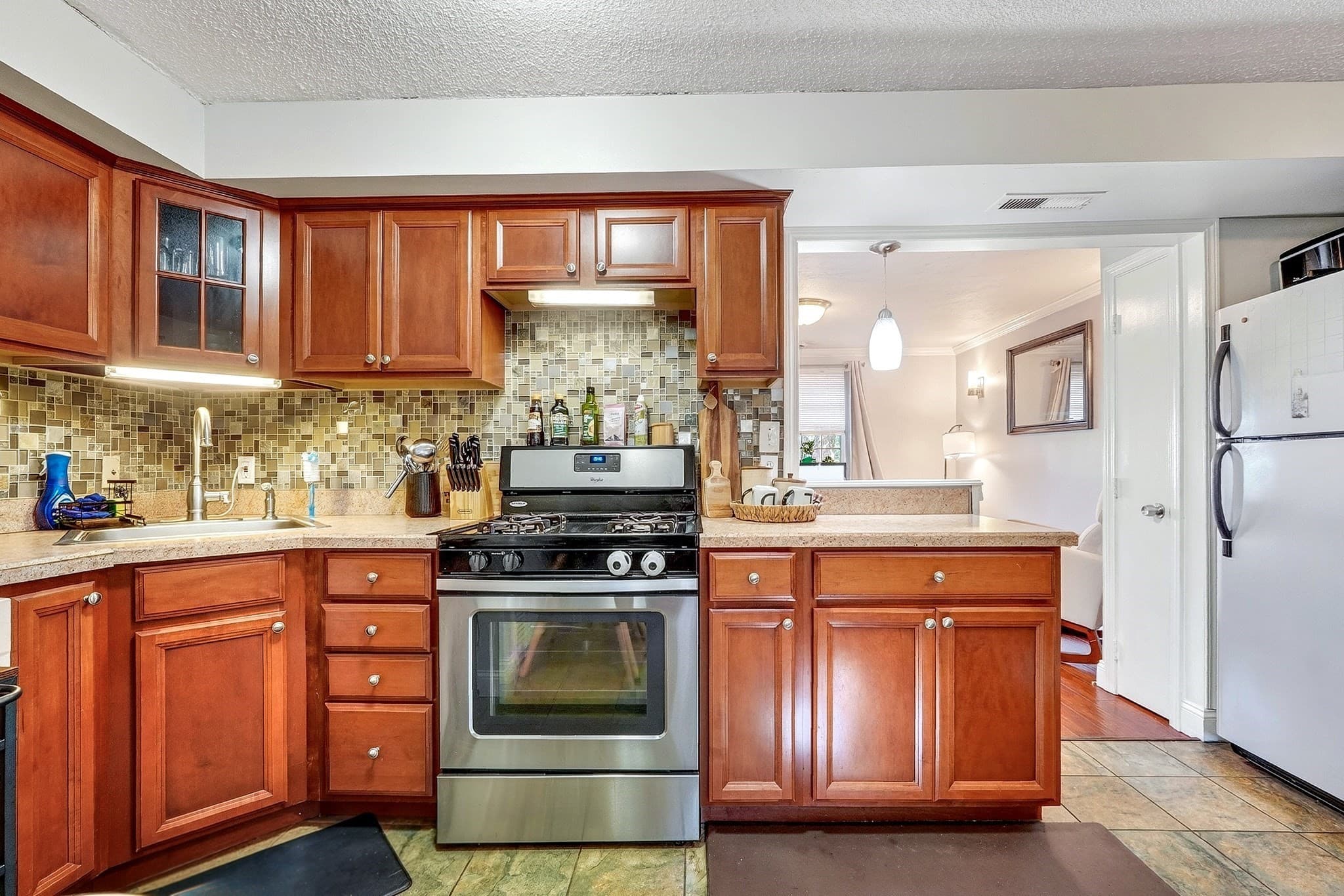 Condominium at 48 Arnold Ave. # 48, Lowell MA 01852, photo 2 of 26