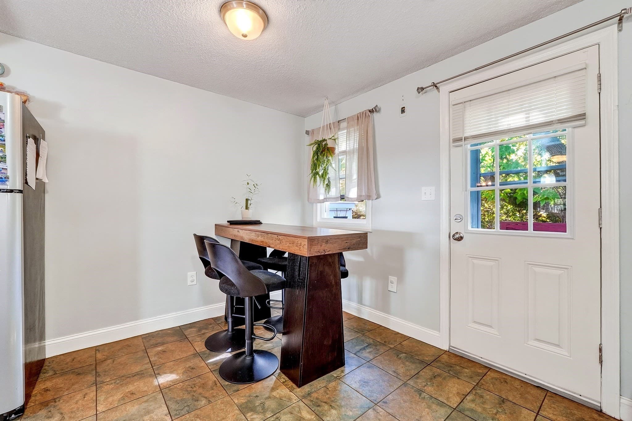 Condominium at 48 Arnold Ave. # 48, Lowell MA 01852, photo 6 of 26