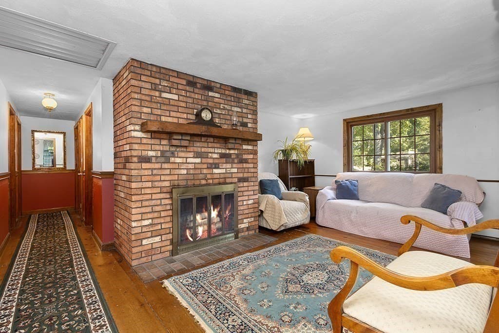 Single Family Residence at 56 Alton Rd, North Attleboro MA 02760, photo 4 of 32