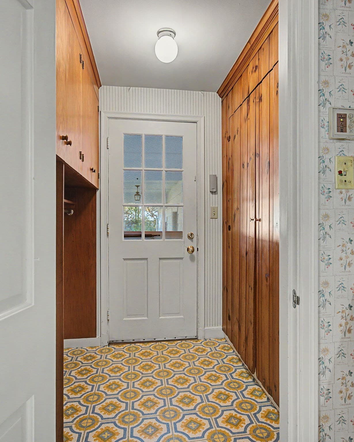 Single Family Residence at 8 James Street, Greenfield MA 01301, photo 16 of 42