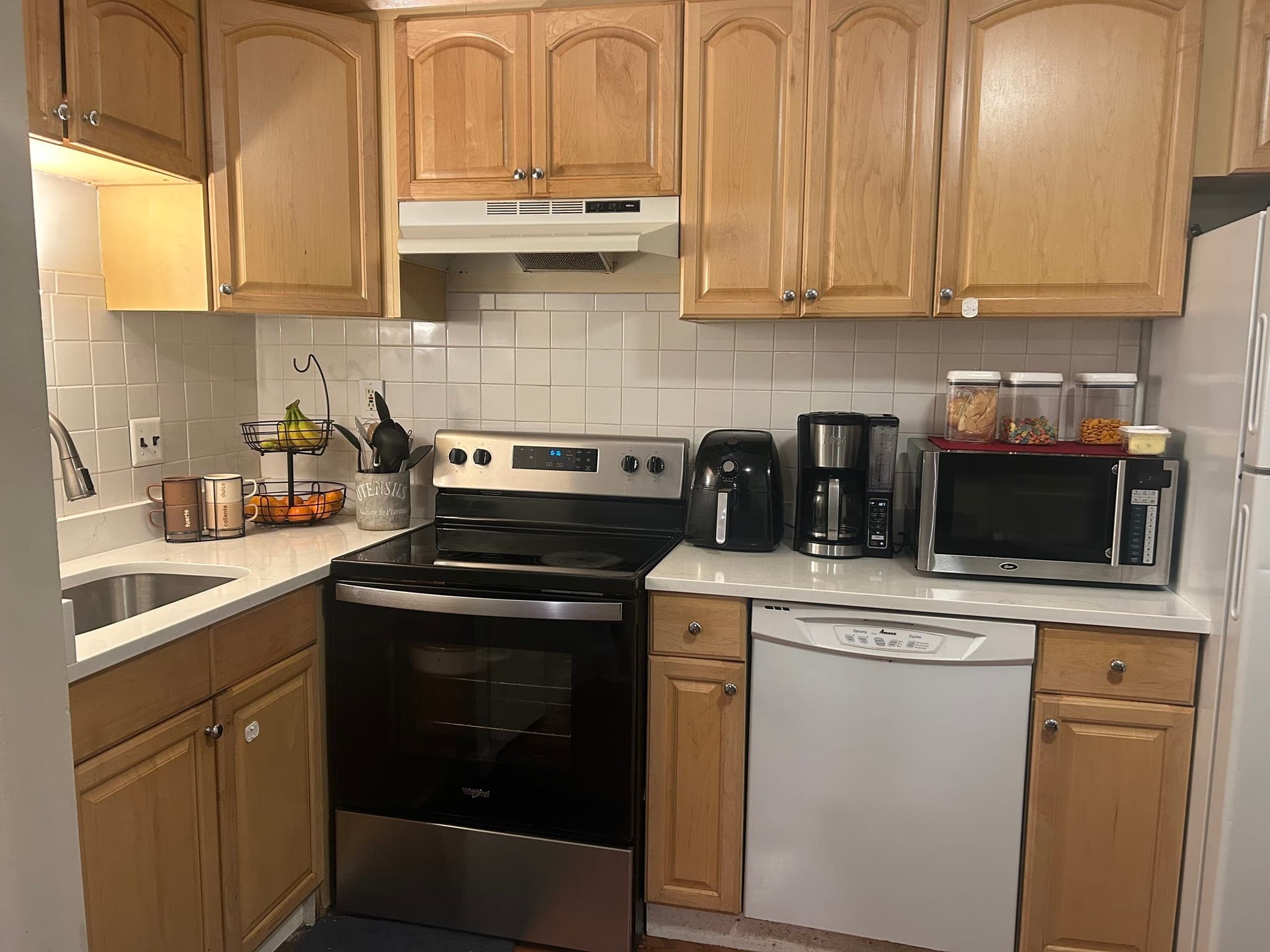 Condominium at 21 Central Ave # 12, Everett MA 02149, photo 2 of 7
