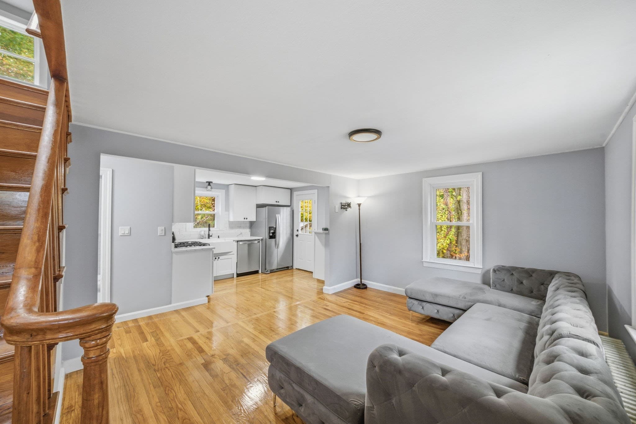 Single Family Residence at 405 Plymouth St, Holbrook MA 02343, photo 5 of 31