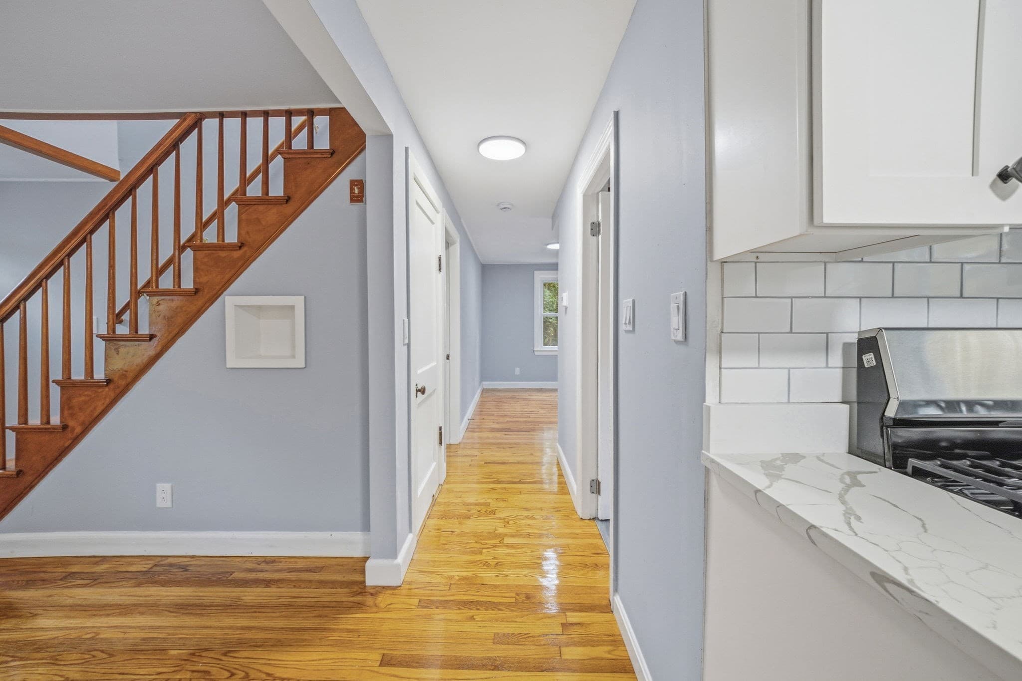 Single Family Residence at 405 Plymouth St, Holbrook MA 02343, photo 10 of 31