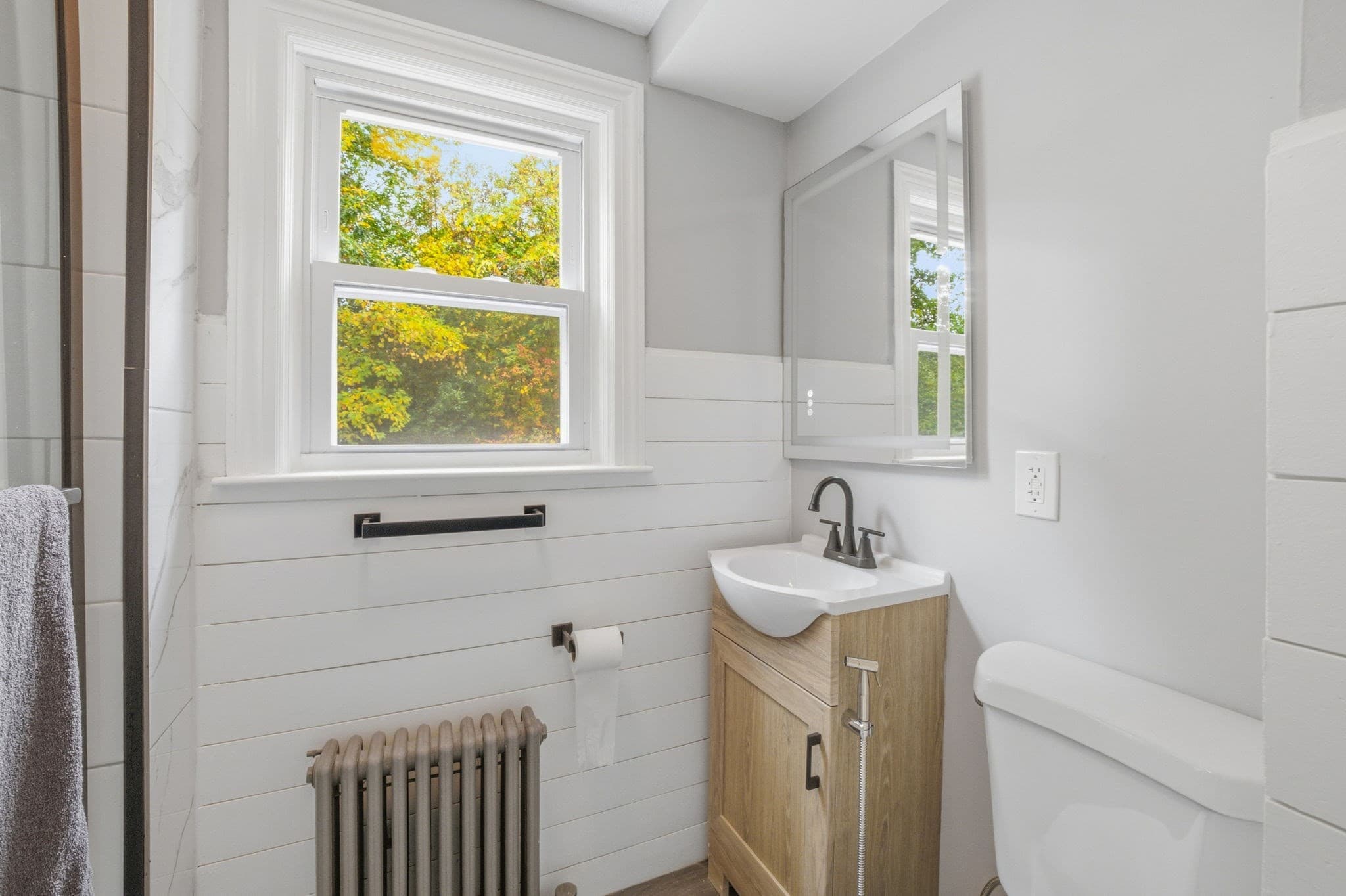 Single Family Residence at 405 Plymouth St, Holbrook MA 02343, photo 11 of 31