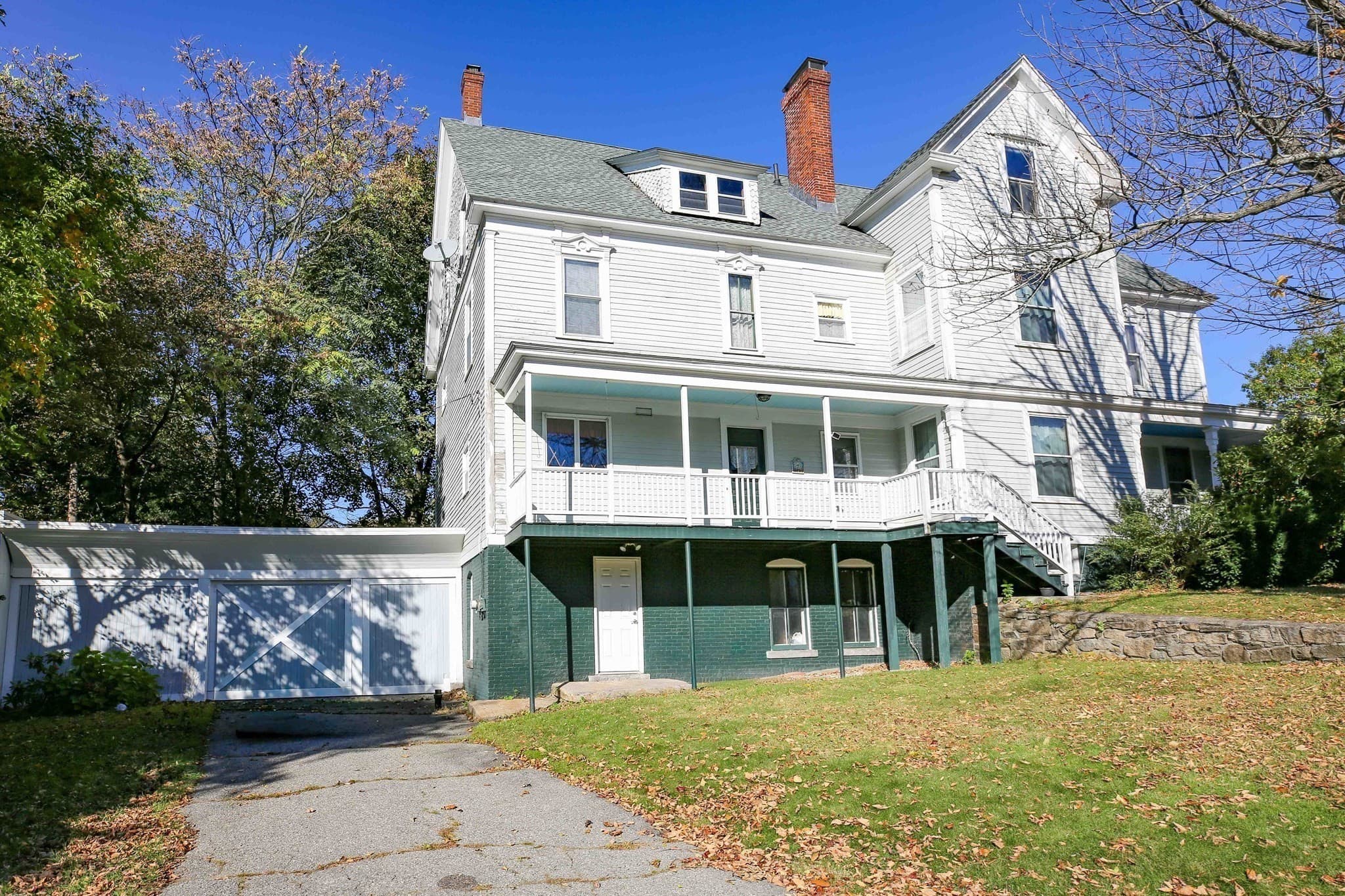 Single Family Residence at 38 Burncoat St, Worcester MA 01605, photo 6 of 31