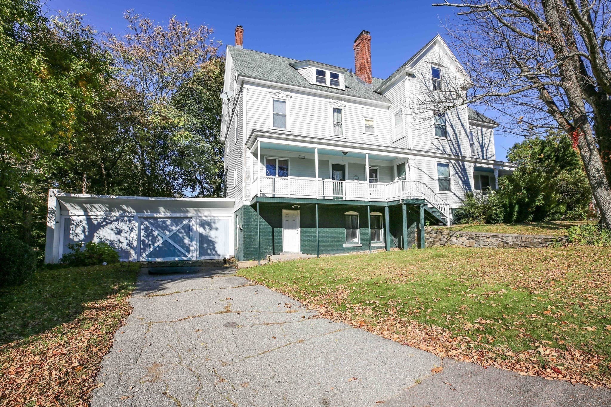 Single Family Residence at 38 Burncoat St, Worcester MA 01605, photo 5 of 31