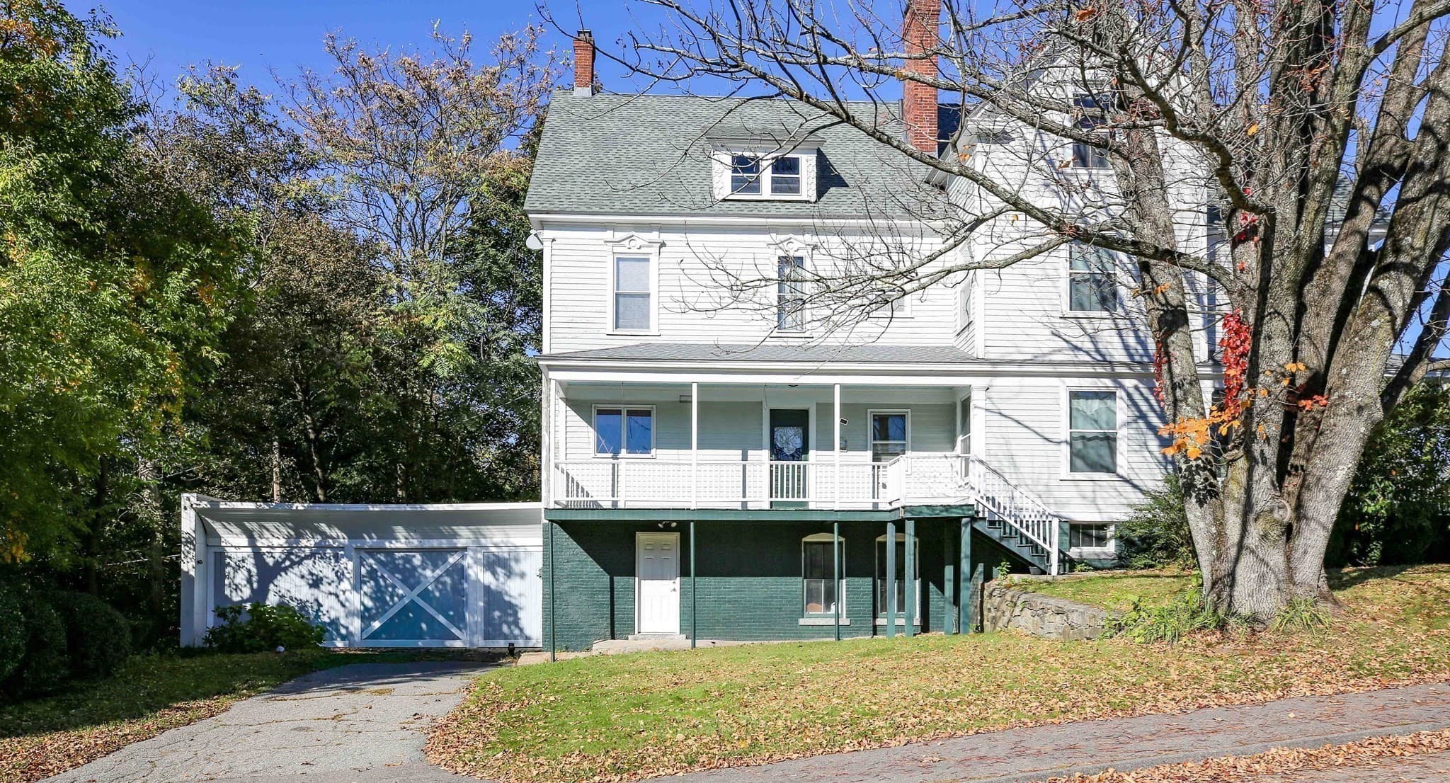 Single Family Residence at 38 Burncoat St, Worcester MA 01605, photo 4 of 31