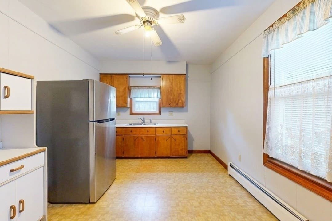 Single Family Residence at 38 Burncoat St, Worcester MA 01605, photo 25 of 31