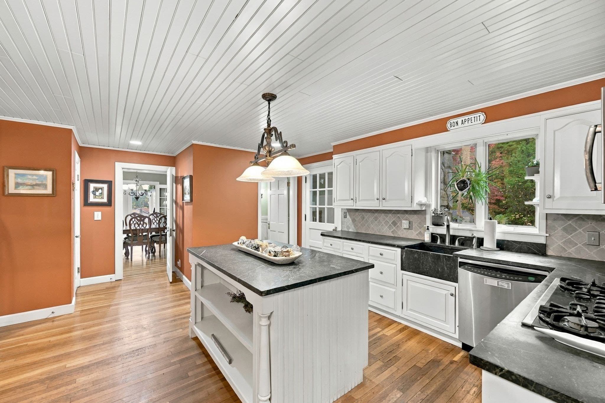 Single Family Residence at 670 Amherst Rd, Granby MA 01033, photo 10 of 42