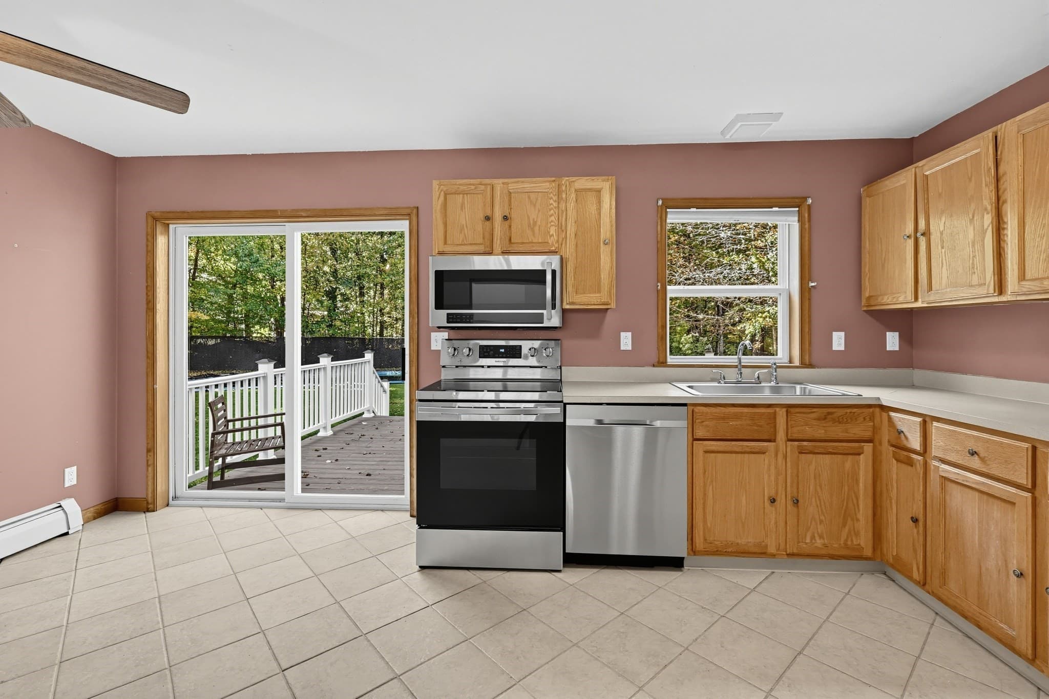 Single Family Residence at 305 Wren St, Taunton MA 02718, photo 4 of 39