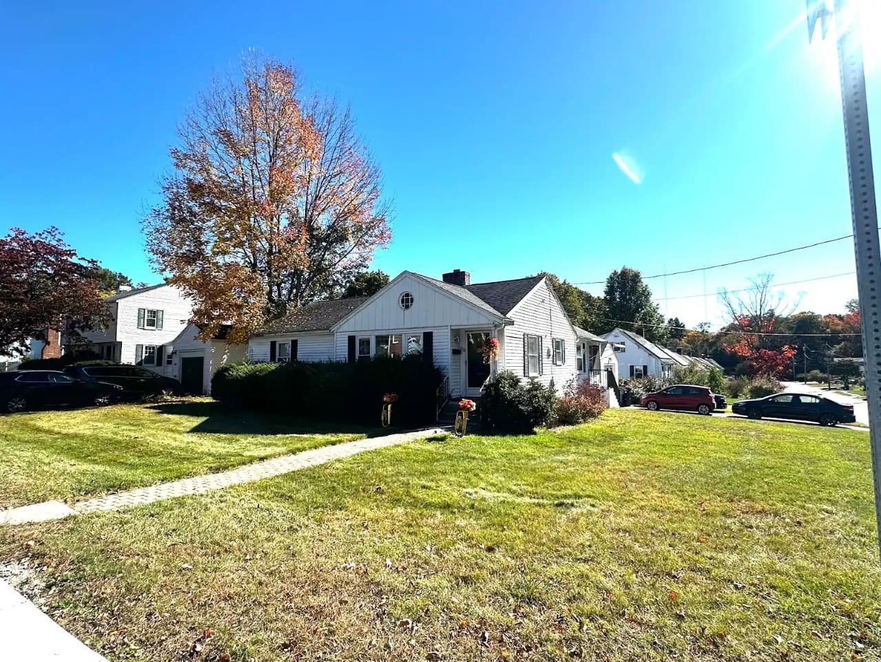 132 Maple Street, Framingham MA 01702