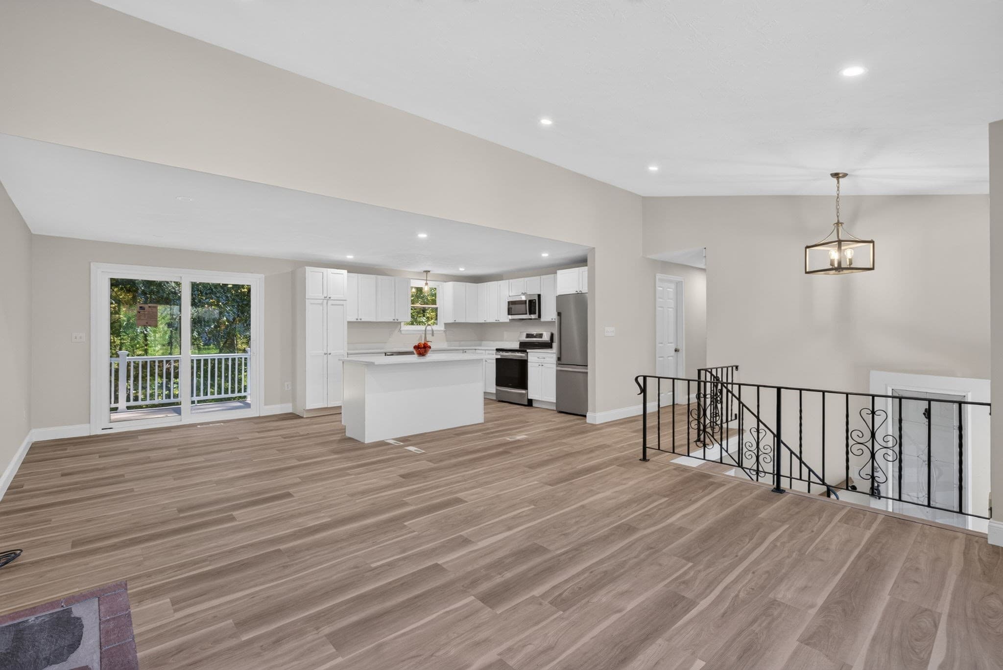Single Family Residence at 120 Appletree Cir, Bridgewater MA 02324, photo 6 of 42