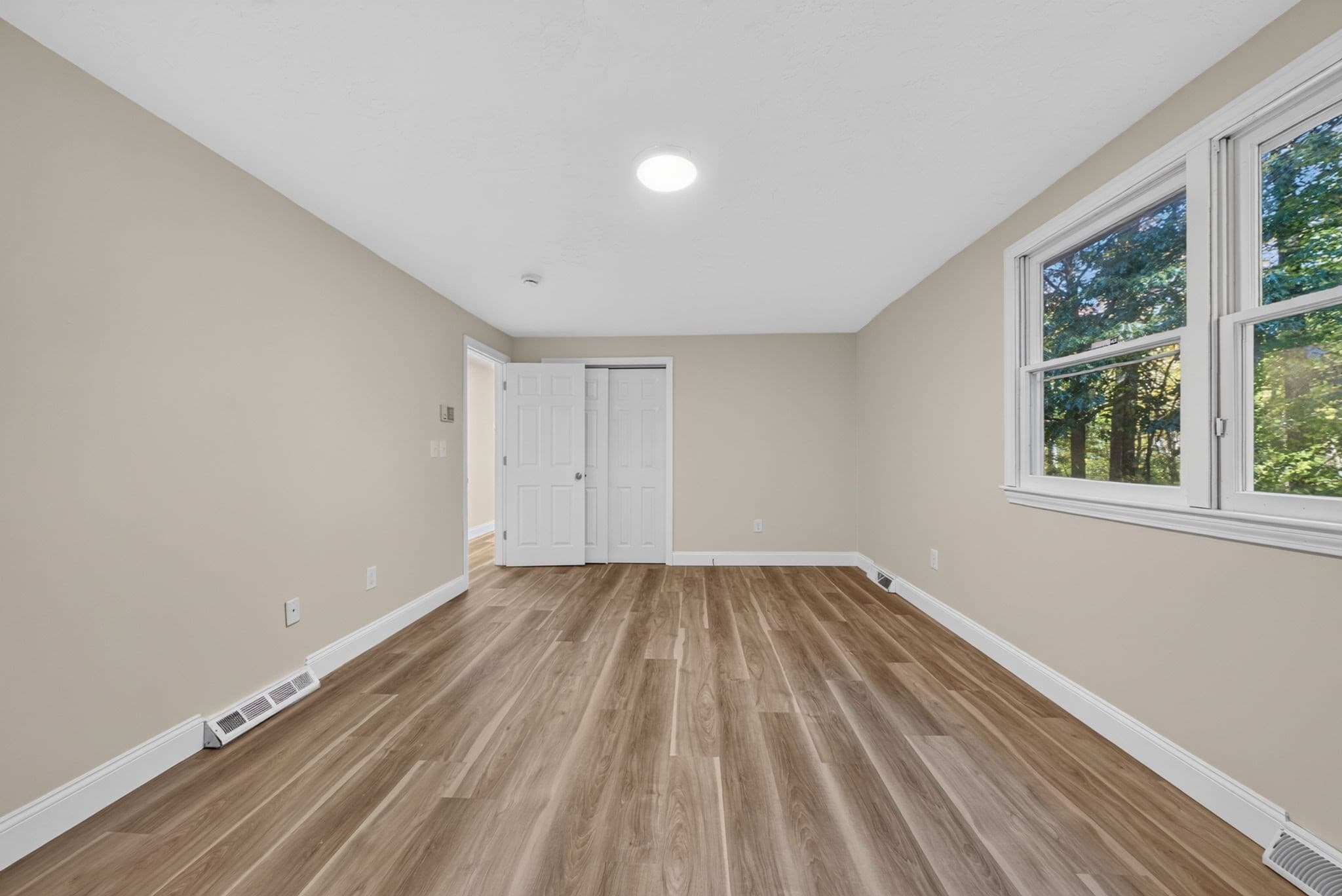 Single Family Residence at 120 Appletree Cir, Bridgewater MA 02324, photo 16 of 42