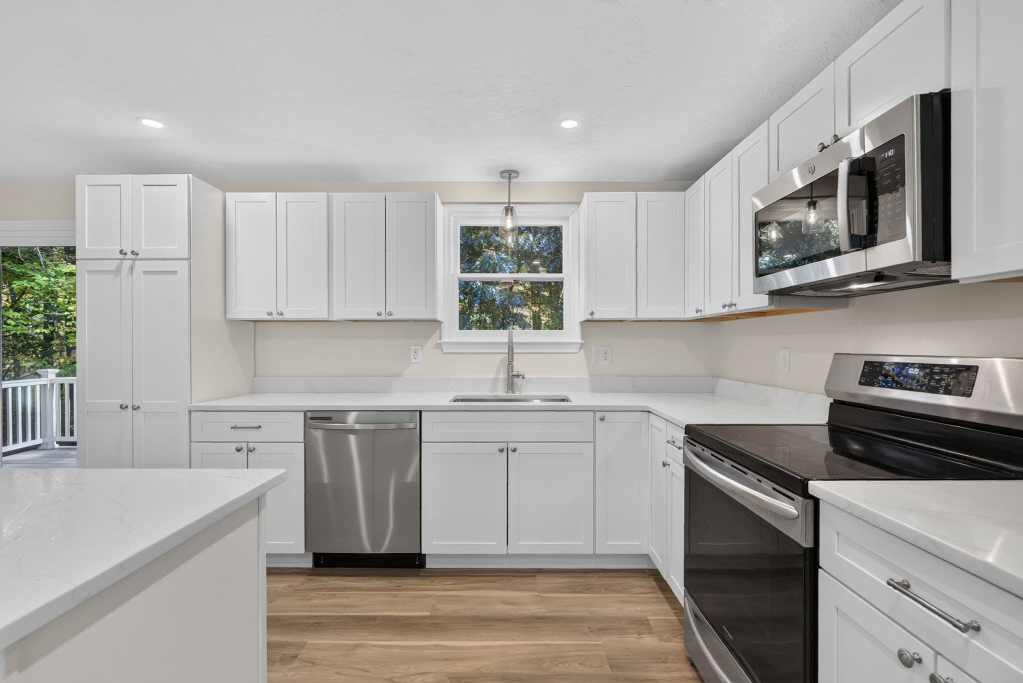 Single Family Residence at 120 Appletree Cir, Bridgewater MA 02324, photo 9 of 42