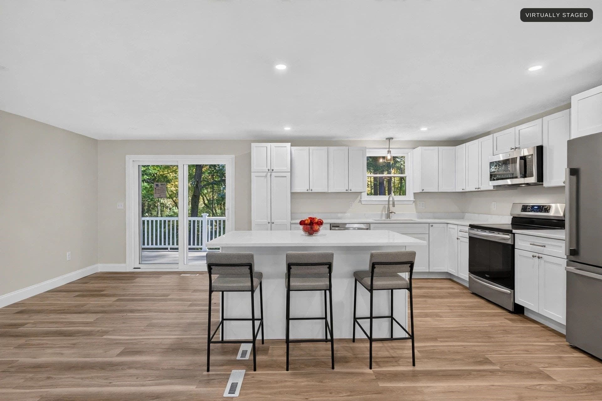 Single Family Residence at 120 Appletree Cir, Bridgewater MA 02324, photo 10 of 42