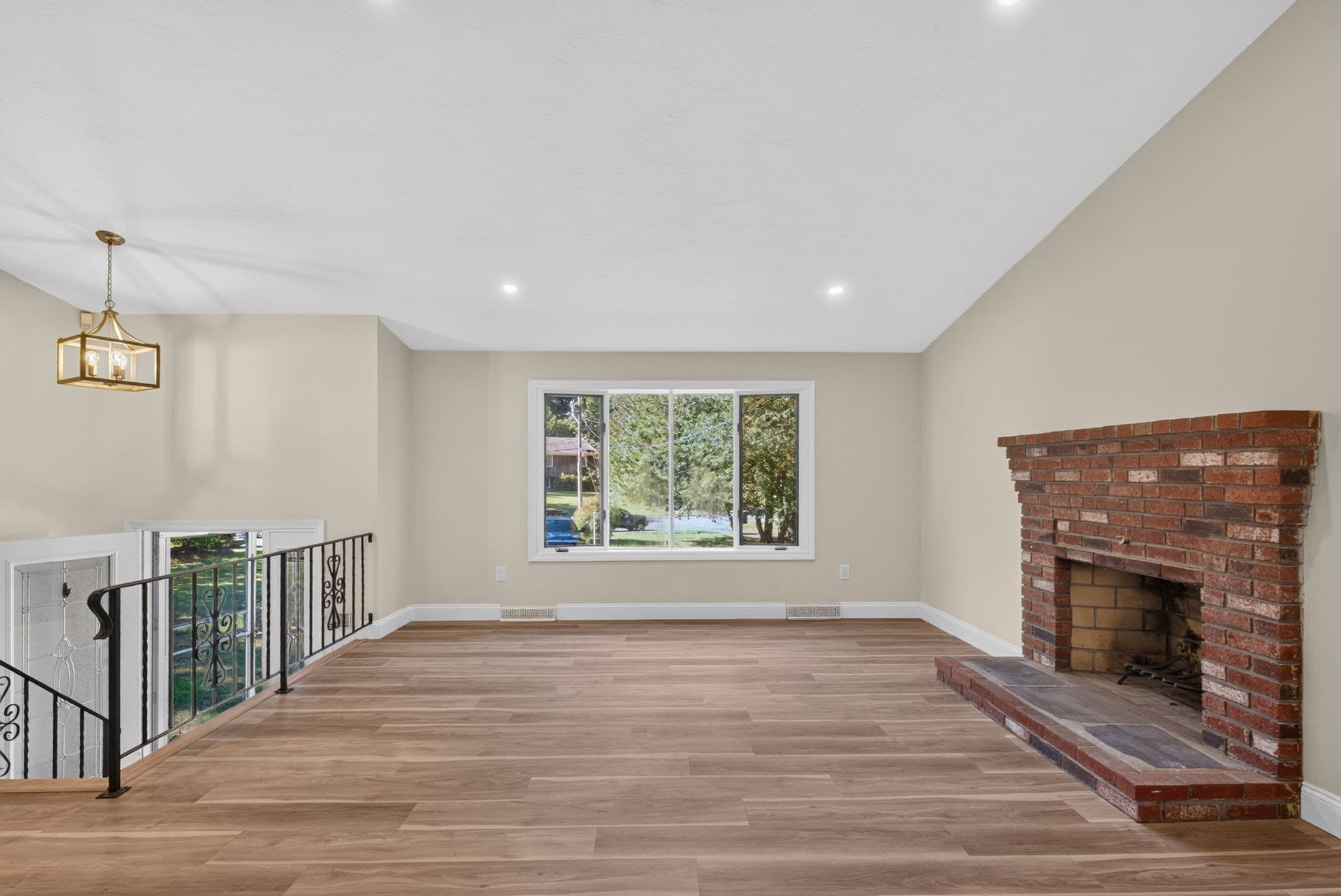 Single Family Residence at 120 Appletree Cir, Bridgewater MA 02324, photo 8 of 42