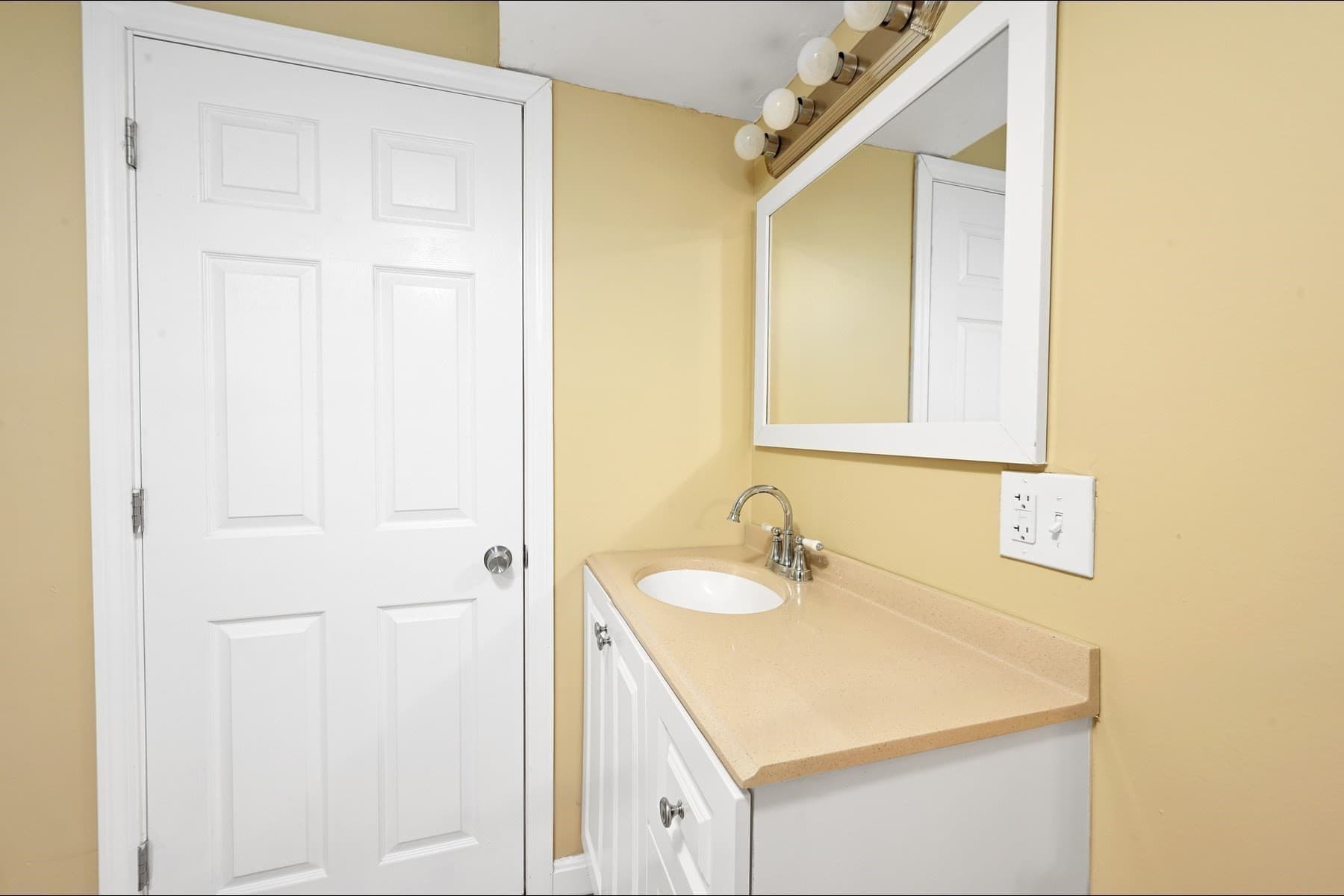 Single Family Residence at 55 Surrey Ln # 55, East Bridgewater MA 02333, photo 31 of 42