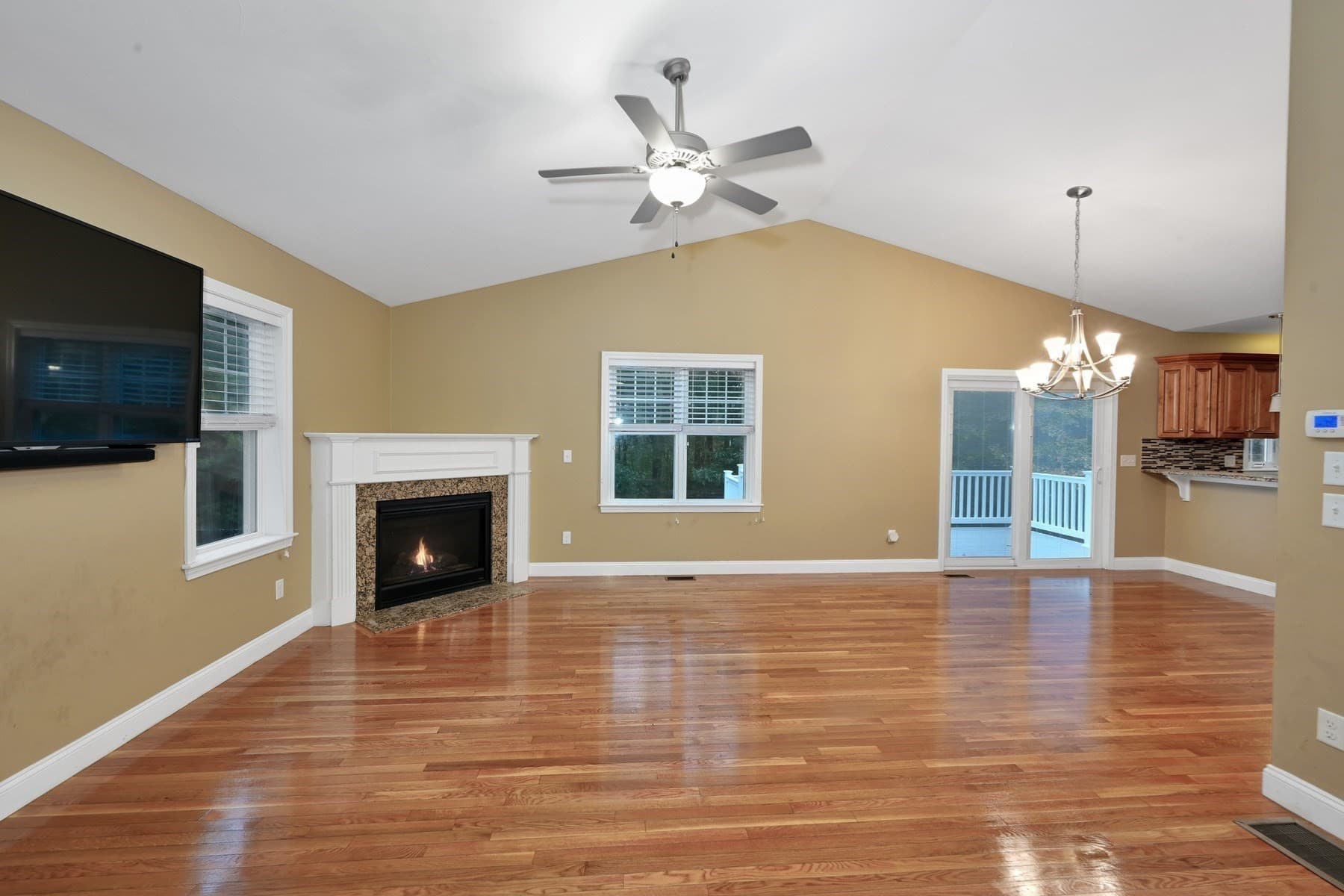 Single Family Residence at 55 Surrey Ln # 55, East Bridgewater MA 02333, photo 8 of 42