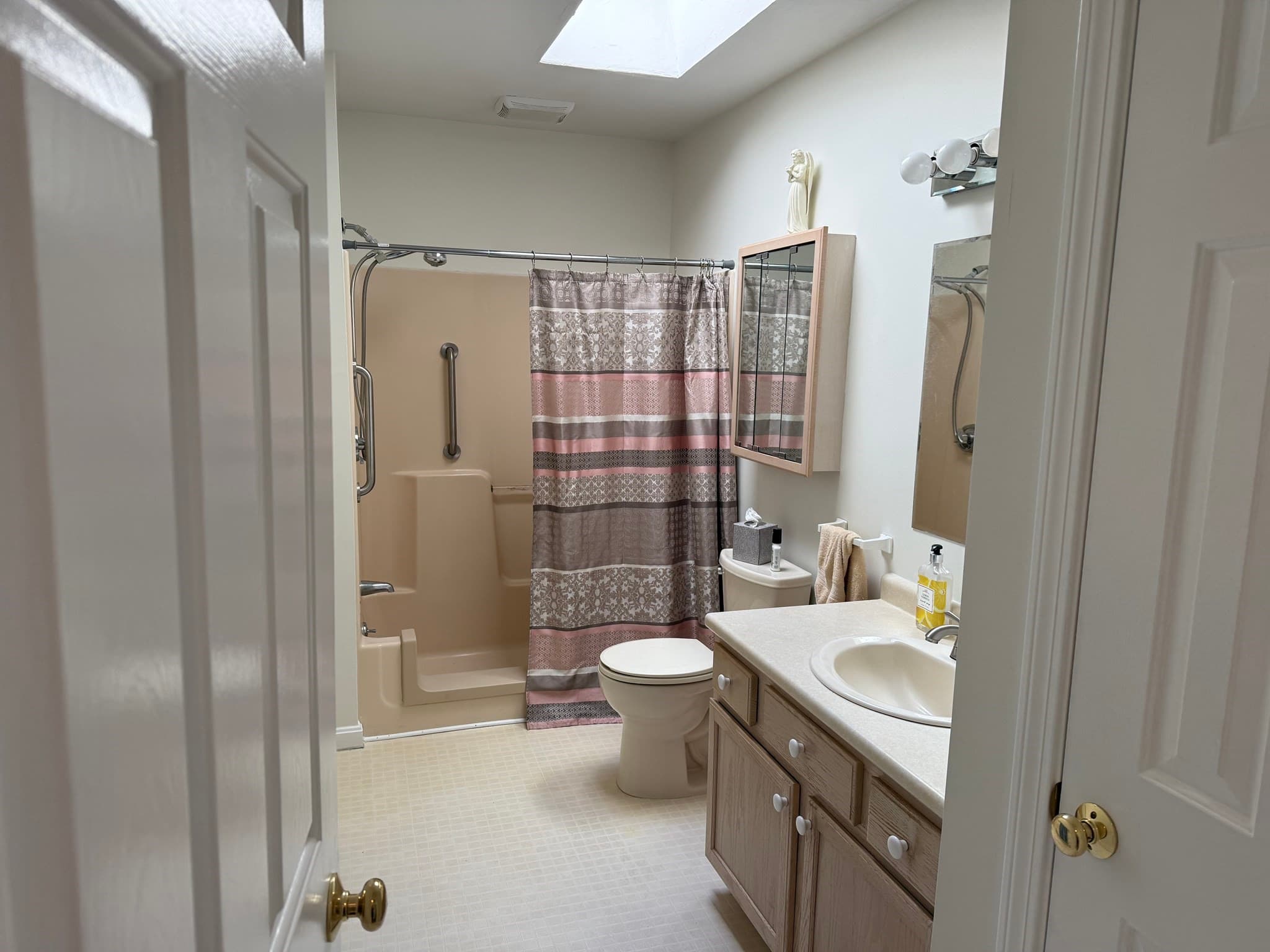 Single Family Residence at 6 Golf Street, Dartmouth MA 02747, photo 9 of 12