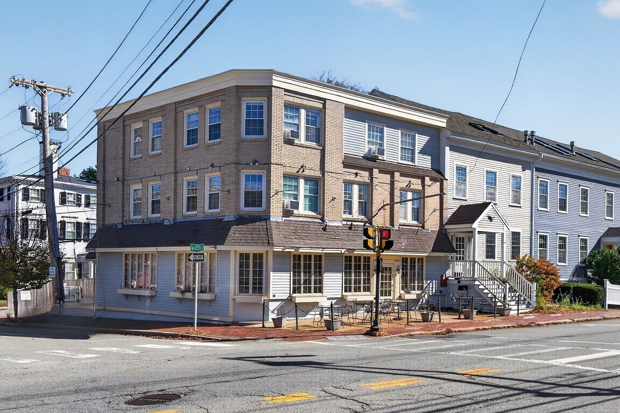 140 High # 1, Newburyport MA 01950